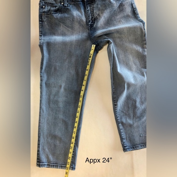 Liverpool Michelle Capri Light Wash (10/30) - Picture 9 of 14